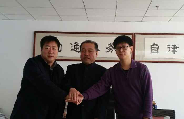 內(nèi)蒙古農(nóng)牧業(yè)產(chǎn)業(yè)化龍頭企業(yè)協(xié)會(huì)與內(nèi)蒙古拉卡拉支付有限公司、內(nèi)蒙古蒙優(yōu)匯電子商務(wù)有限公司簽署三方戰(zhàn)略框架合作協(xié)議——助力內(nèi)蒙古綠色農(nóng)畜產(chǎn)品“走出去”