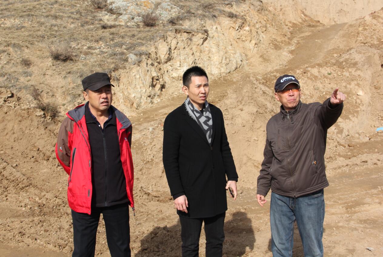 溝通服務(wù)，積極搭建供需服務(wù)平臺(tái)