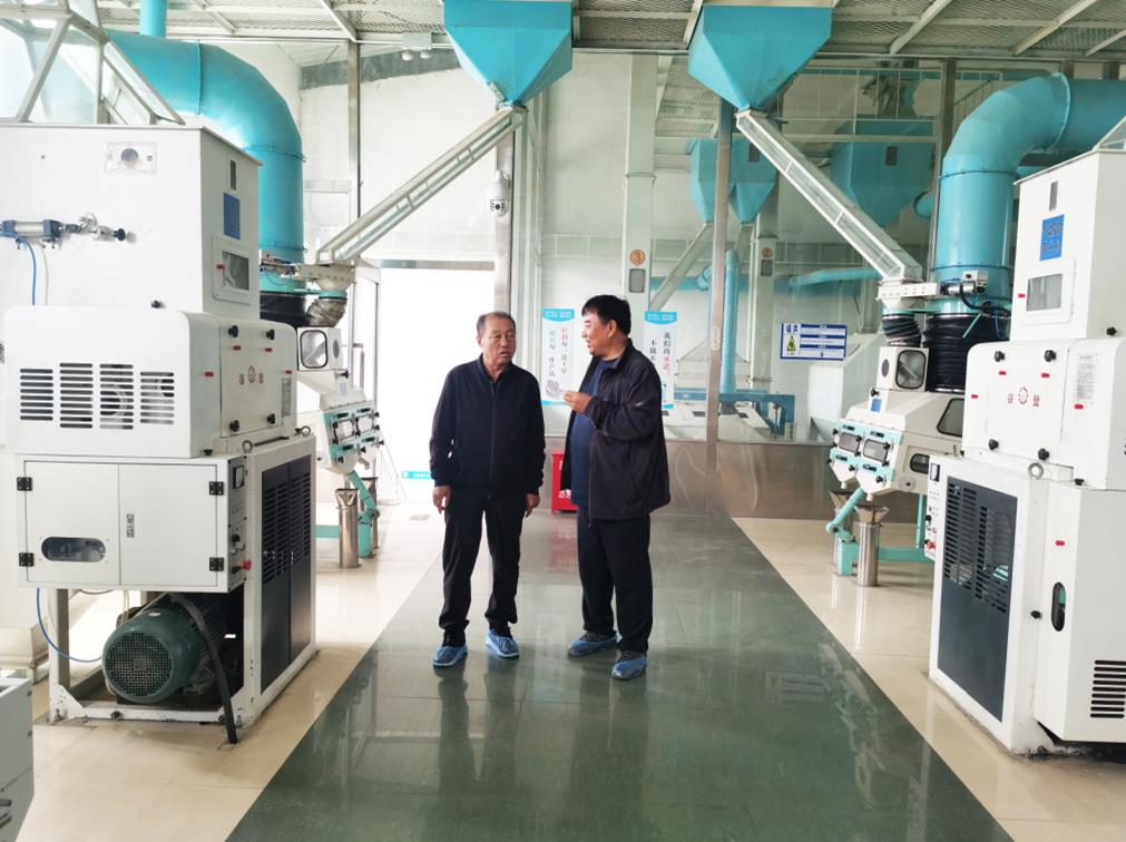 林永亮執(zhí)行會(huì)長(zhǎng)到協(xié)會(huì)副會(huì)長(zhǎng)單位、龍鼎（內(nèi)蒙古）農(nóng)業(yè)股份有限公司學(xué)習(xí)調(diào)研