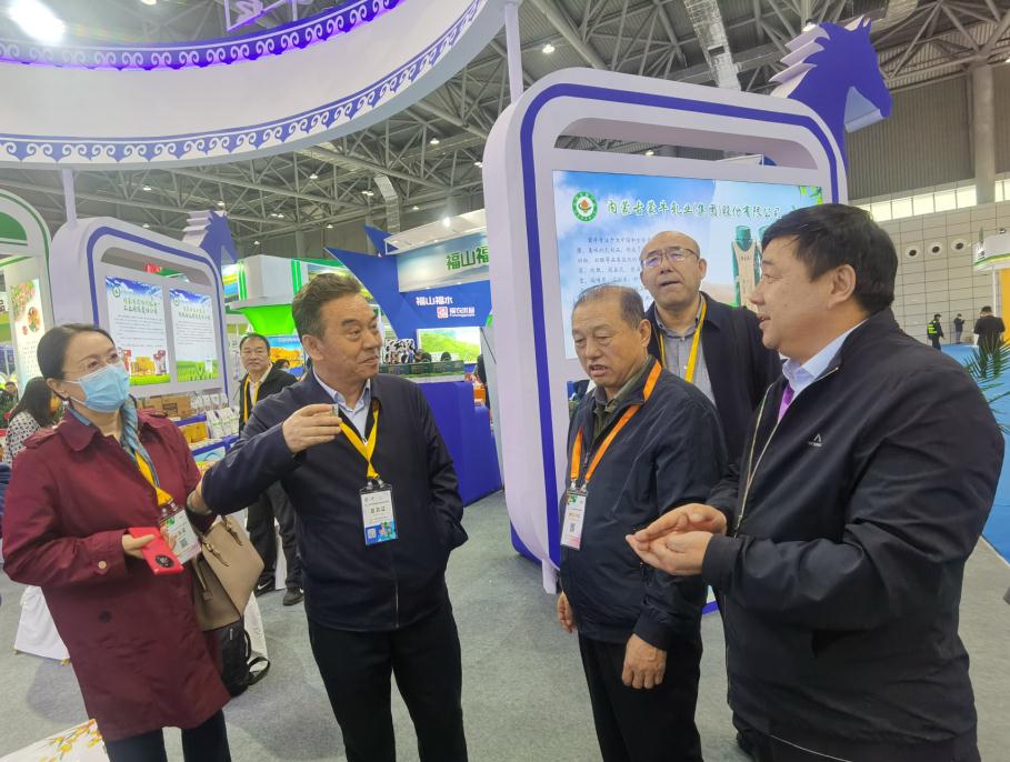 內(nèi)蒙古1400多種有機、綠色農(nóng)畜產(chǎn)品亮相中國綠色食品博覽會和中國國際有機食品博覽會